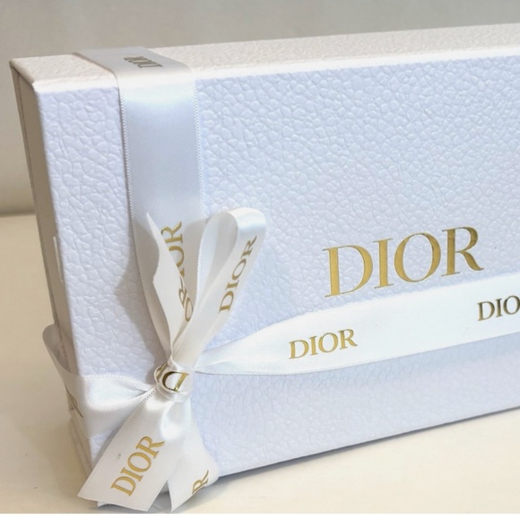 CHRISTIAN DIOR Empty Gift Box 12”x 9”x 4.5” Tissue Card & Ribbon NEW - Picture 2 of 5